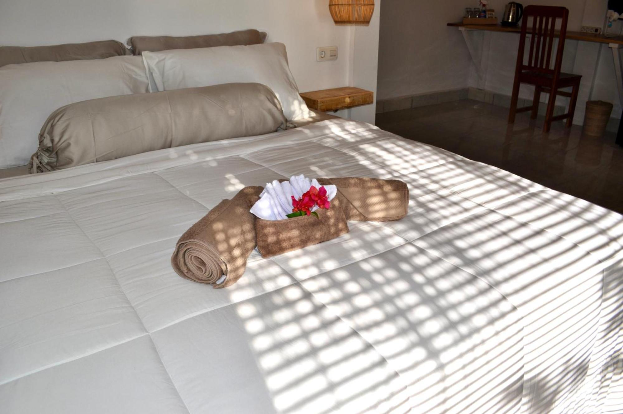 Ripbowl Guest House Selong Belanak Exterior foto