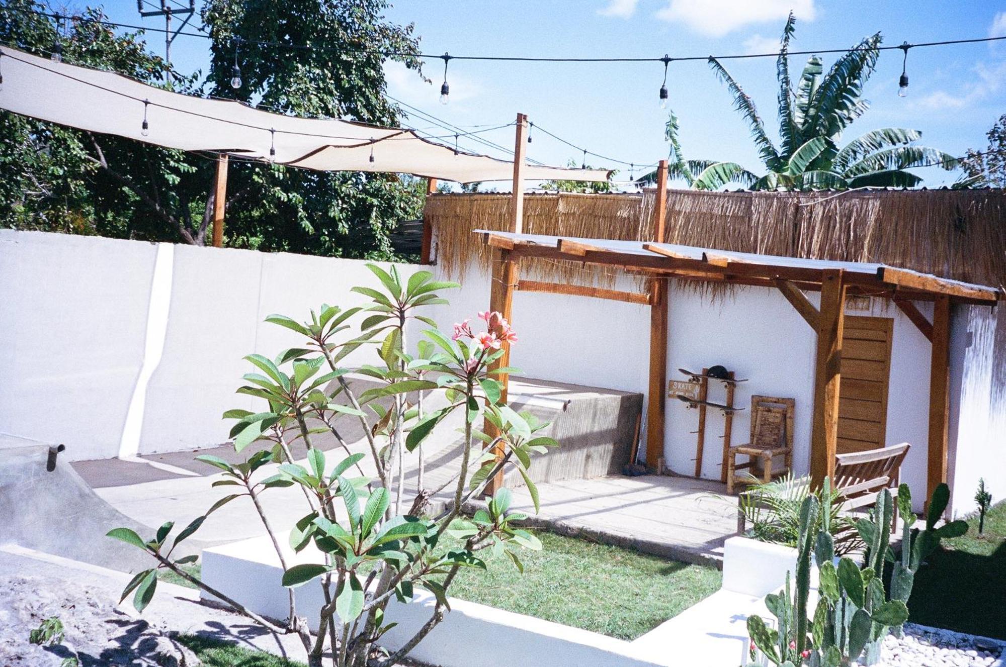 Ripbowl Guest House Selong Belanak Exterior foto